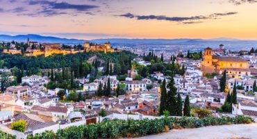 Mejores barrios y hoteles donde alojarse en Granada