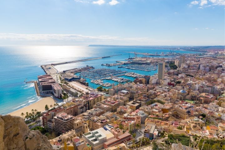 visión aérea de Alicante en qué ver en la Comunitat Valenciana